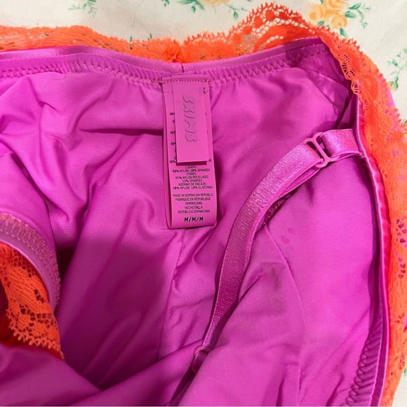 Skims Magenta and Orange lace Bodysuit Size Medium - Picture 5 of 5